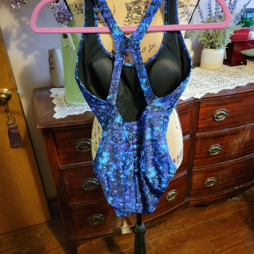 Speedo Swimsuit - Picture 4 of 5